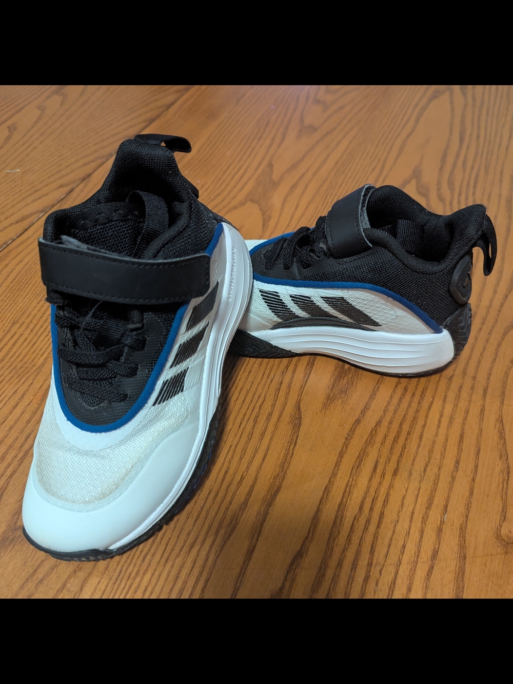Adidas Kids' Own the Game 3.0 Basketball Shoe, Size 11.5T - Picture 1 of 6